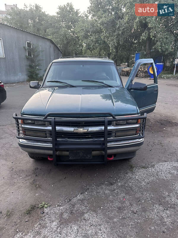 Позашляховик / Кросовер Chevrolet Tahoe 1998 в Києві