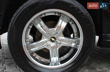 Внедорожник / Кроссовер Chevrolet Tahoe 2008 в 