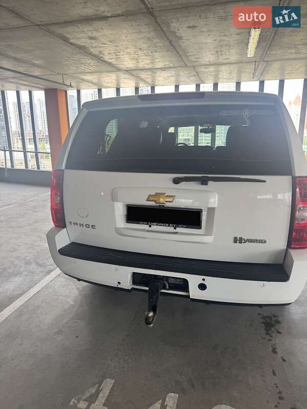 Позашляховик / Кросовер Chevrolet Tahoe 2012 в Києві