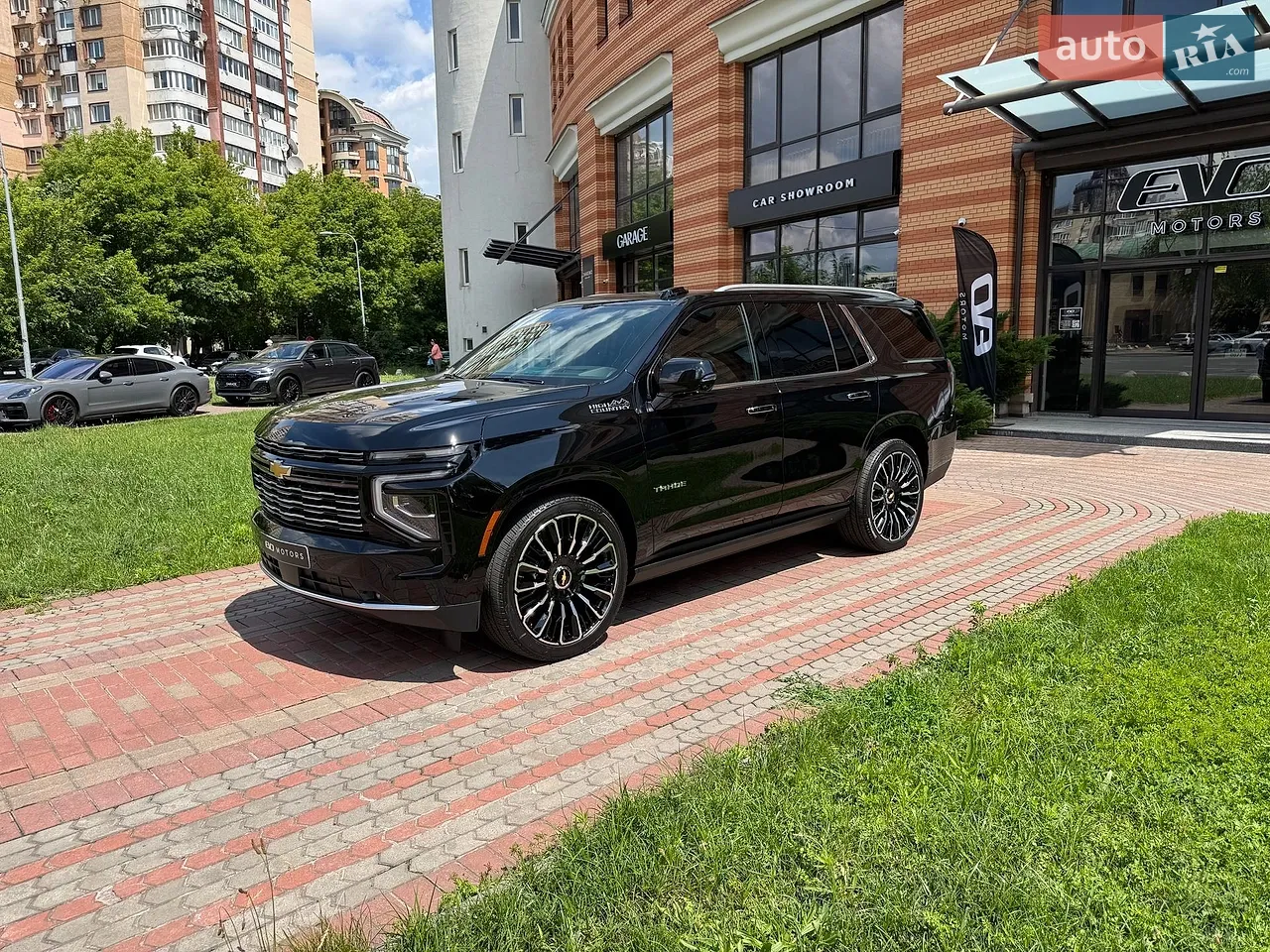 2025 Cadillac Escalade - мініатюра 16