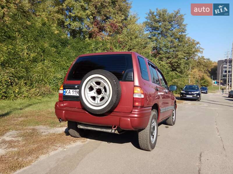 Внедорожник / Кроссовер Chevrolet Tracker 2000 в Киеве