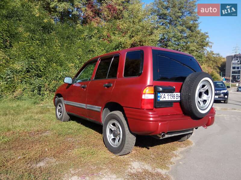 Внедорожник / Кроссовер Chevrolet Tracker 2000 в Киеве