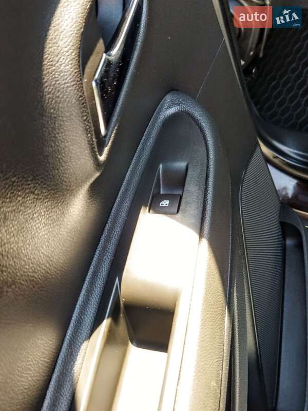 Внедорожник / Кроссовер Chevrolet Tracker 2014 в Каменец-Подольском