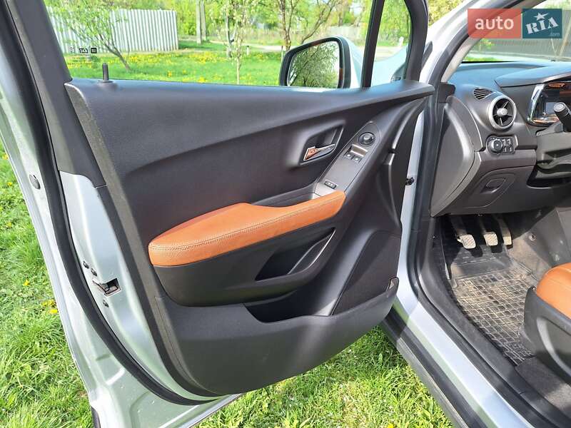 Внедорожник / Кроссовер Chevrolet Tracker 2014 в Сумах