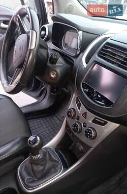 Внедорожник / Кроссовер Chevrolet Tracker 2014 в 