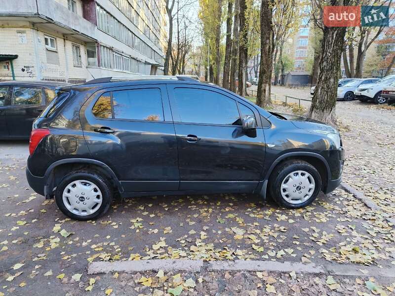 Позашляховик / Кросовер Chevrolet Tracker 2014 в Києві