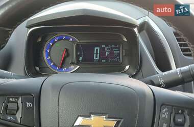 Внедорожник / Кроссовер Chevrolet Tracker 2013 в Киеве