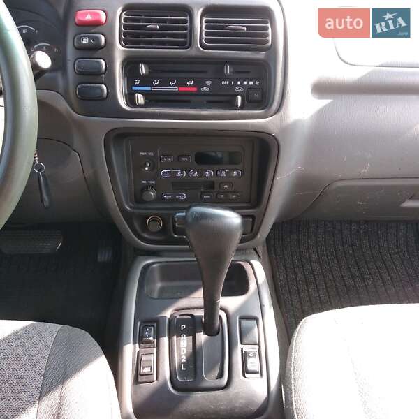 Внедорожник / Кроссовер Chevrolet Tracker 2000 в Днепре