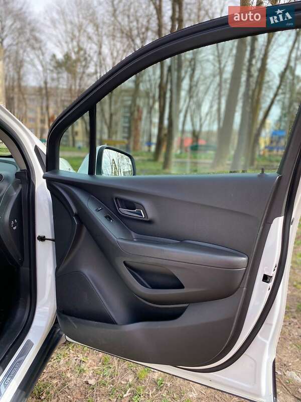 Внедорожник / Кроссовер Chevrolet Tracker 2014 в Харькове