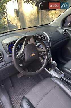 Внедорожник / Кроссовер Chevrolet Tracker 2014 в 