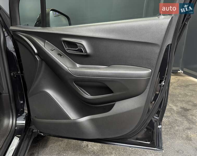 Внедорожник / Кроссовер Chevrolet Tracker 2013 в Киеве