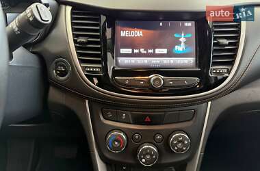 Внедорожник / Кроссовер Chevrolet Tracker 2017 в 