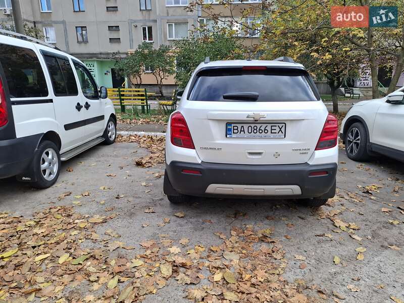 Внедорожник / Кроссовер Chevrolet Tracker 2014 в Долинской