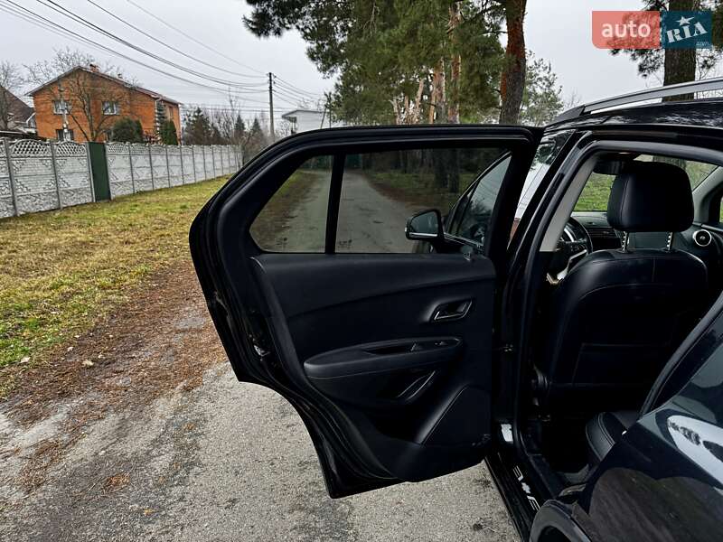 Внедорожник / Кроссовер Chevrolet Tracker 2013 в Киеве