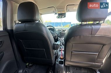 Позашляховик / Кросовер Chevrolet Tracker 2013 в Києві