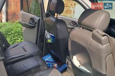 Внедорожник / Кроссовер Chevrolet TrailBlazer 2002 в 