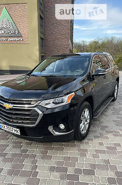 Позашляховик / Кросовер Chevrolet Traverse 2017 в 