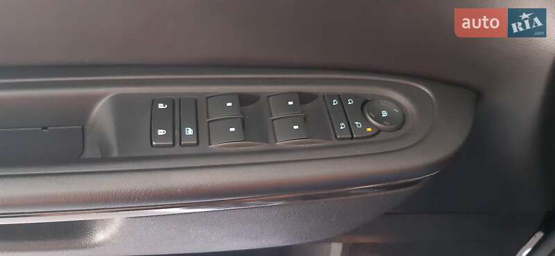 Внедорожник / Кроссовер Chevrolet Traverse 2017 в Киеве