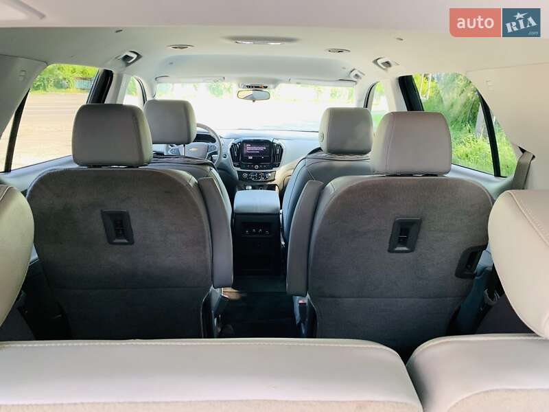 Внедорожник / Кроссовер Chevrolet Traverse 2020 в Киеве