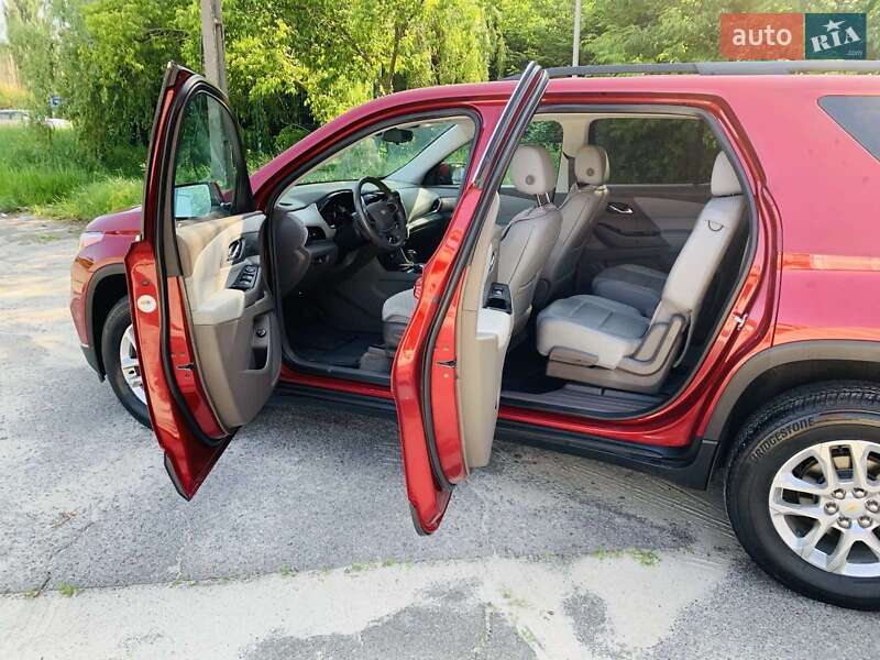 Внедорожник / Кроссовер Chevrolet Traverse 2020 в Киеве