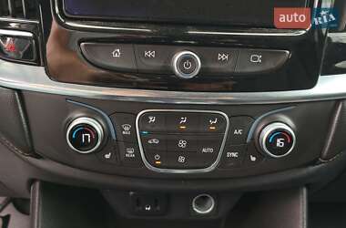 Внедорожник / Кроссовер Chevrolet Traverse 2018 в 