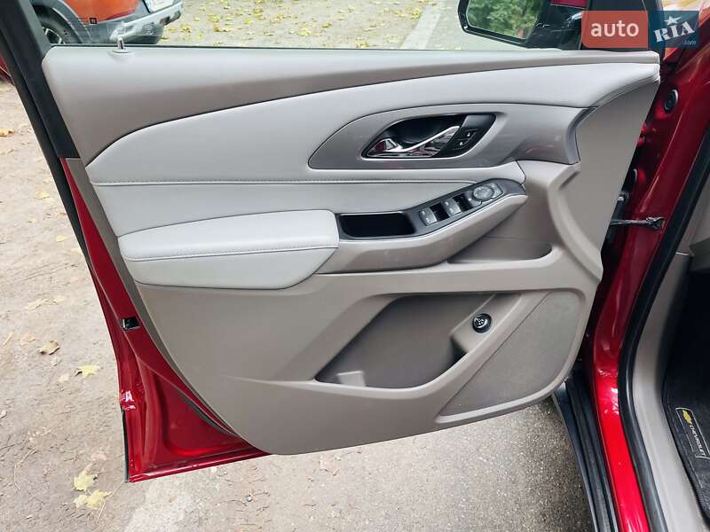 Внедорожник / Кроссовер Chevrolet Traverse 2020 в Киеве