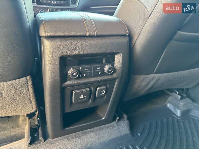 Позашляховик / Кросовер Chevrolet Traverse 2019 в Києві фото 17 Позашляховик / Кросовер Chevrolet Traverse 2019 в Києві
