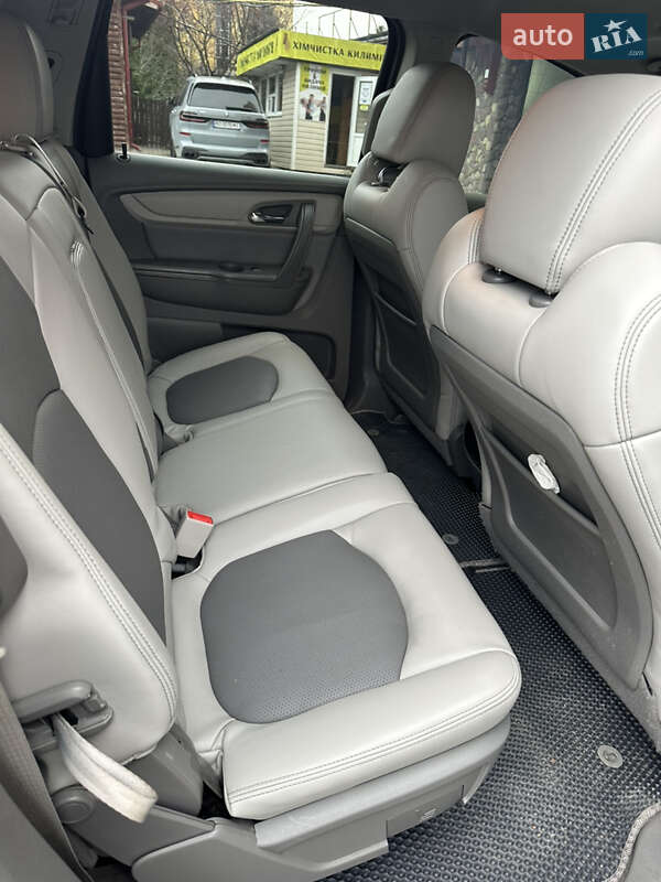 Позашляховик / Кросовер Chevrolet Traverse 2016 в Тернополі