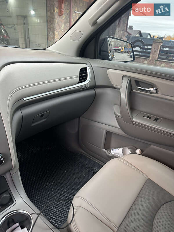 Позашляховик / Кросовер Chevrolet Traverse 2016 в Тернополі