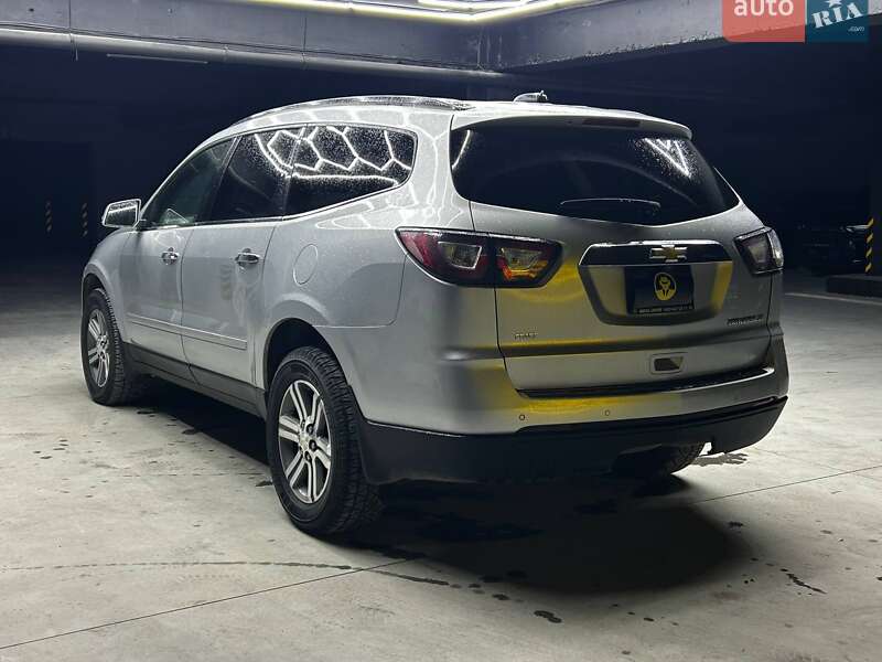 Внедорожник / Кроссовер Chevrolet Traverse 2015 в Черновцах