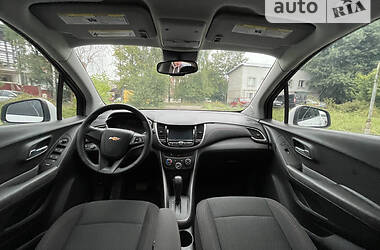 Внедорожник / Кроссовер Chevrolet Trax 2017 в 