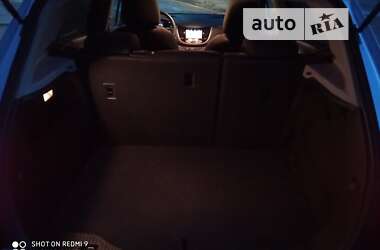Позашляховик / Кросовер Chevrolet Trax 2016 в 