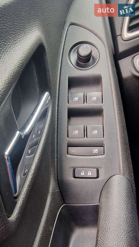 Внедорожник / Кроссовер Chevrolet Trax 2017 в Киеве