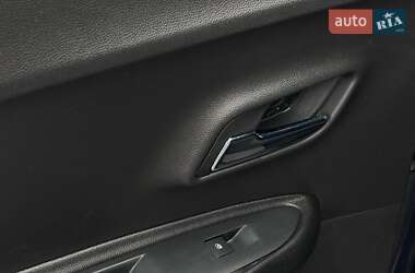 Позашляховик / Кросовер Chevrolet Trax 2018 в 