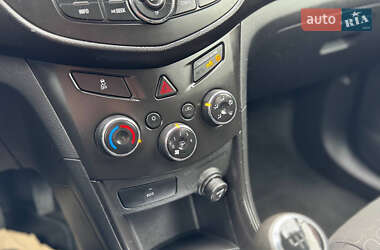 Внедорожник / Кроссовер Chevrolet Trax 2014 в 