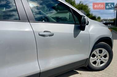 Внедорожник / Кроссовер Chevrolet Trax 2017 в 