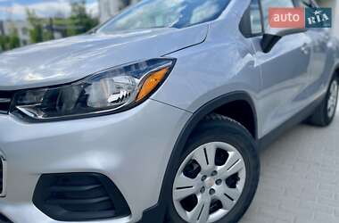 Внедорожник / Кроссовер Chevrolet Trax 2017 в 