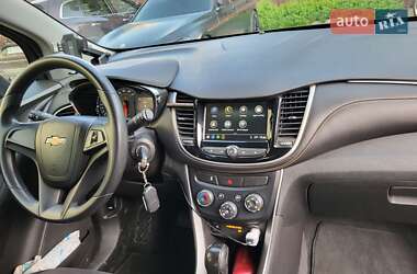 Внедорожник / Кроссовер Chevrolet Trax 2018 в 