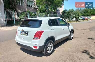 Внедорожник / Кроссовер Chevrolet Trax 2017 в 