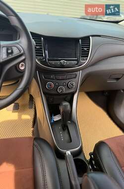 Внедорожник / Кроссовер Chevrolet Trax 2018 в 