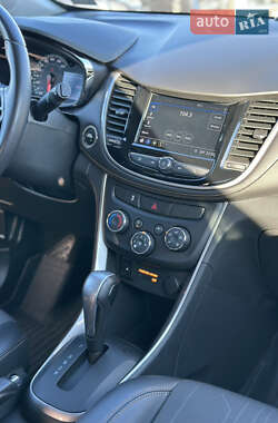 Внедорожник / Кроссовер Chevrolet Trax 2018 в 