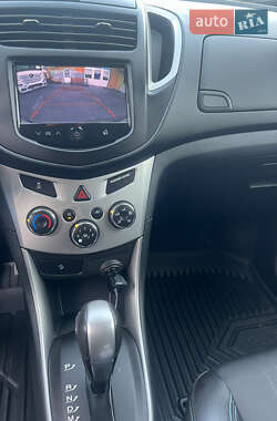 Позашляховик / Кросовер Chevrolet Trax 2013 в 