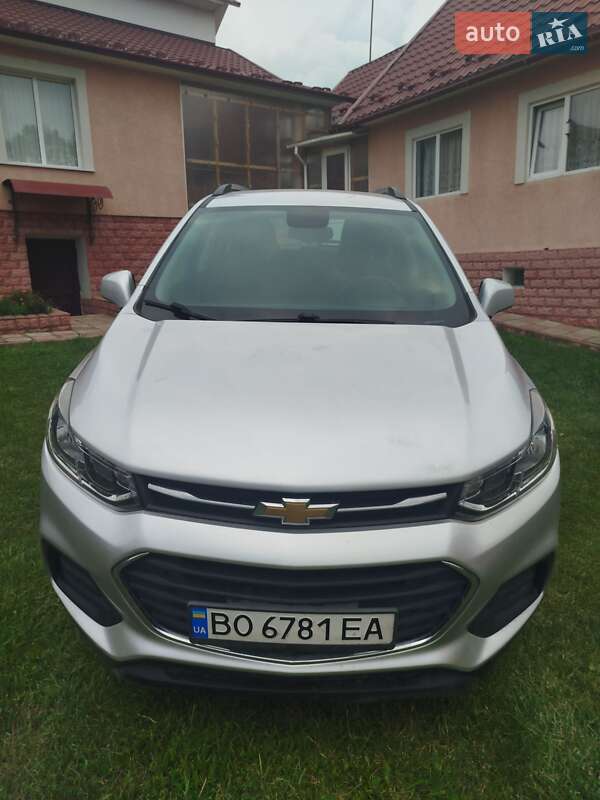 Внедорожник / Кроссовер Chevrolet Trax 2017 в 