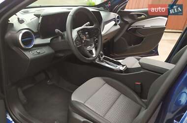 Внедорожник / Кроссовер Chevrolet Trax 2023 в 
