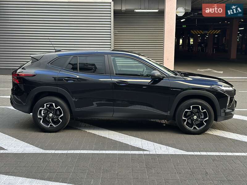Внедорожник / Кроссовер Chevrolet Trax 2023 в Киеве