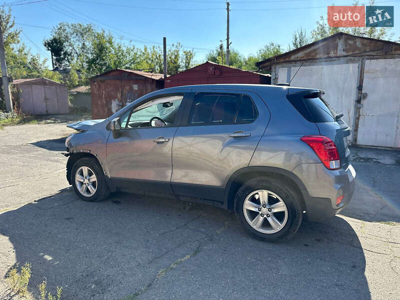 Внедорожник / Кроссовер Chevrolet Trax 2020 в Запорожье фото 3 Внедорожник / Кроссовер Chevrolet Trax 2020 в Запорожье