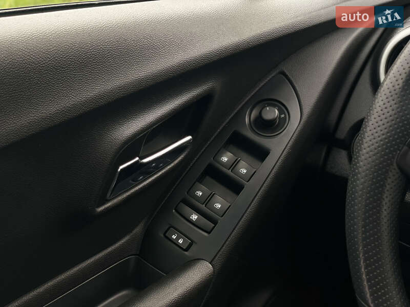Внедорожник / Кроссовер Chevrolet Trax 2016 в Львове фото 14 Внедорожник / Кроссовер Chevrolet Trax 2016 в Львове
