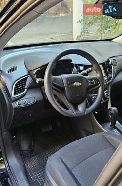 Внедорожник / Кроссовер Chevrolet Trax 2017 в 