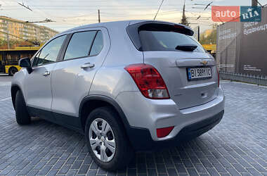 Внедорожник / Кроссовер Chevrolet Trax 2017 в 