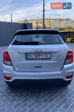 Внедорожник / Кроссовер Chevrolet Trax 2017 в 